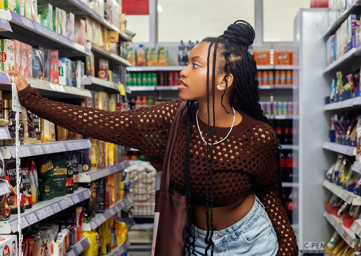Imaginity, USA, Does Packaging Drive 20% of Brand Image?, Woman Choosing
