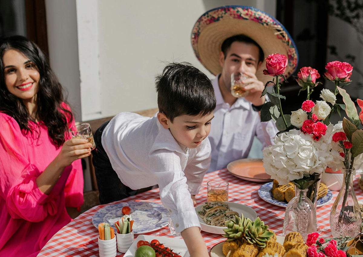 Imaginity, Designing For The Hispanic Consumer Design Strategies, USA, Mexican Family