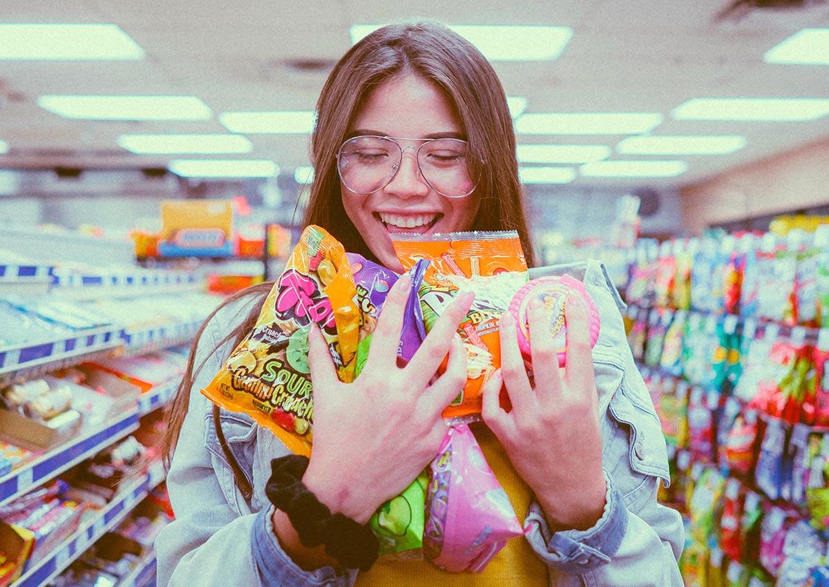 Imaginity, USA, Packaging Really Drive 20 Percent Of Brand Image, Young Woman, Candies, Snacks, Market